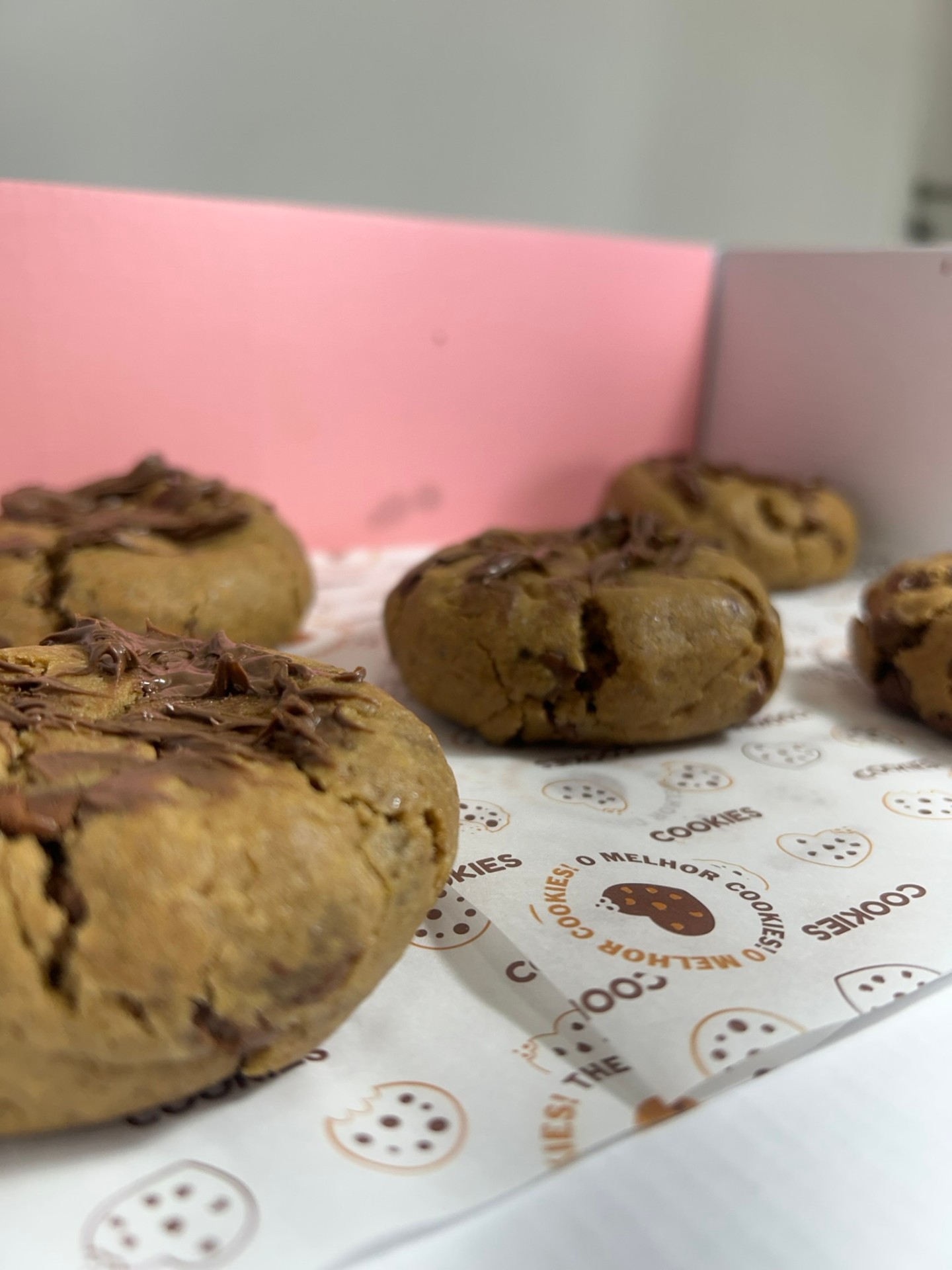 Cookies com cobertura de chocolate